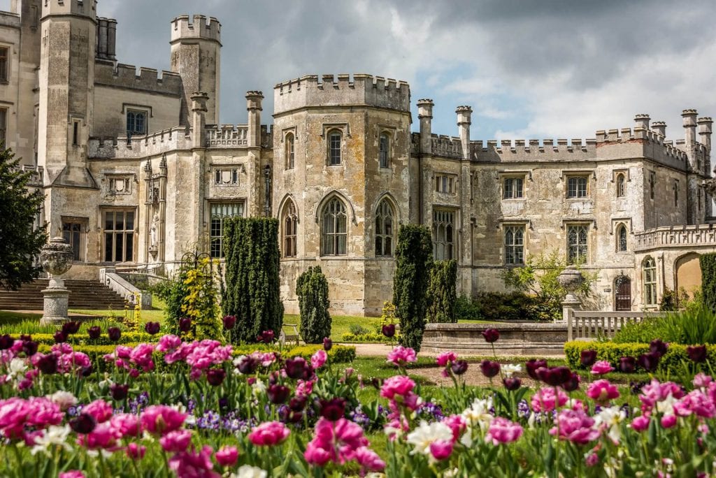 spring lowers in the park in front of a castle
spring landscape photography