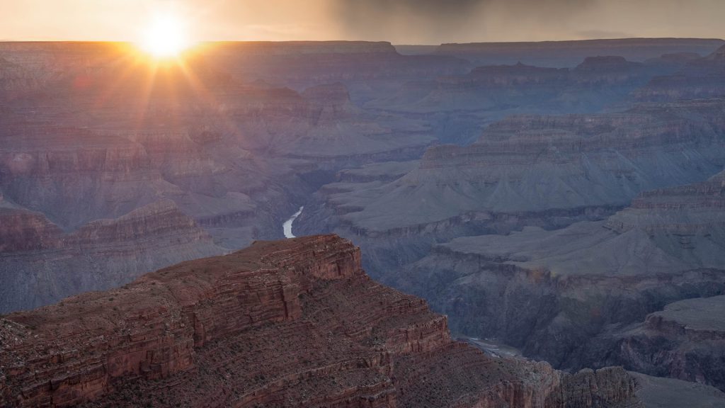 Landscape photo of the Grand Canyon at sunset